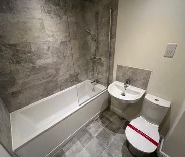 2 bedroom semi-detached house to rent - Photo 6