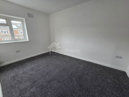 Price £1,200 pcm - Available Now - Unfurnished - Photo 3