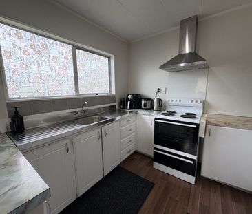 Tidy Three Bedroom In Kamo - Photo 4