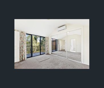 MODERN TOWNHOUSE WITH PARKLAND VIEWS - Photo 2