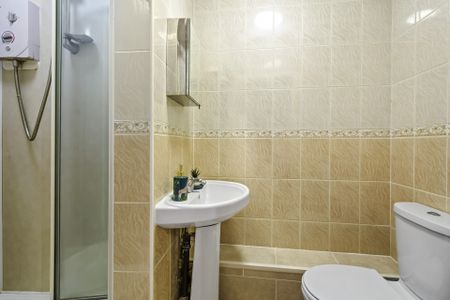 2 MOOR VIEW Leeds - LS6 1AQ - Photo 5