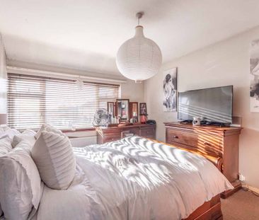 3 bed terraced house to rent in Pemberton Road, Slough, SL2 - Photo 1