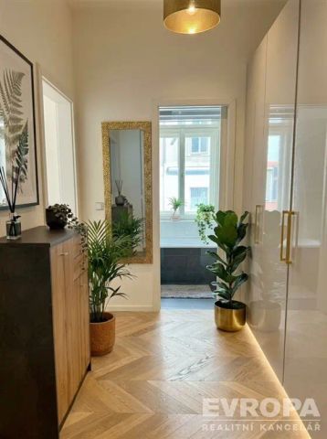 Luxusní plně vybavený apartmán se zahradou, Vinohrady - Фото 5