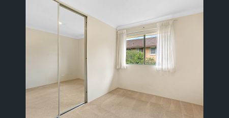 Beautifully Updated 3 Bedroom Apartment in a Convenient Location - Photo 5