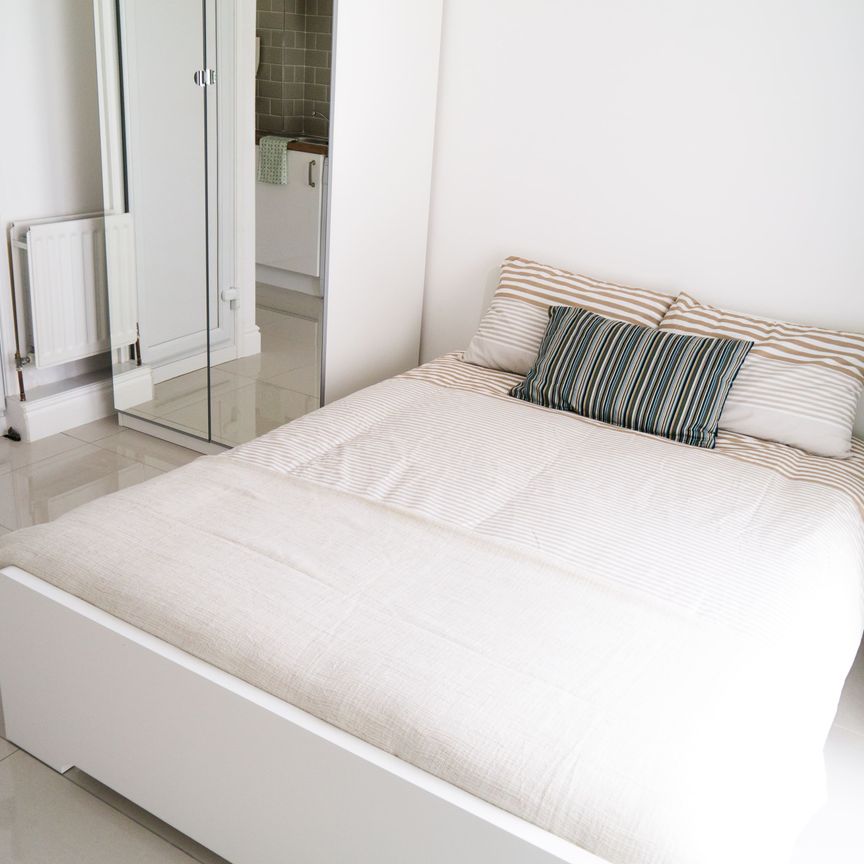 Flat 69, Samara Plaza, LS2 9DU, Leeds - Photo 1