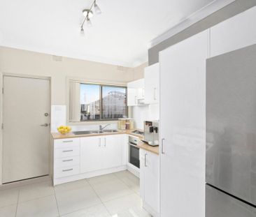 Modern Two-Bedroom Unit in Ultra-Convenient Location - Photo 2