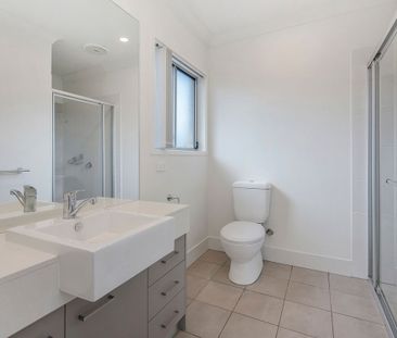 Light Bright Home in Great Location - Photo 6