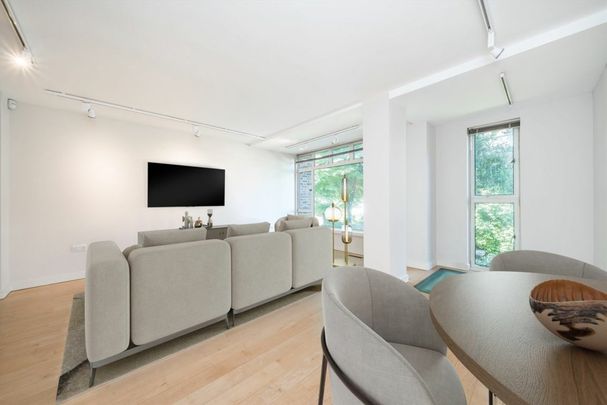 Woodsford Square, W14, London - Photo 1