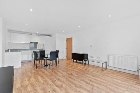 2 bedroom penthouse to rent - Photo 4