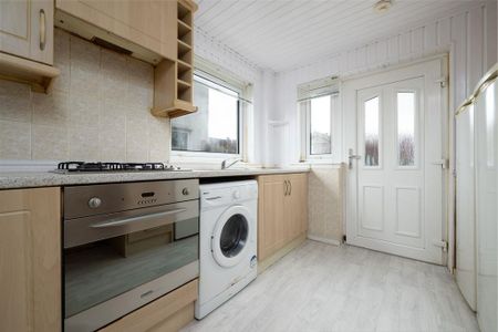 2 bedroom semi-detached house to rent - Photo 5