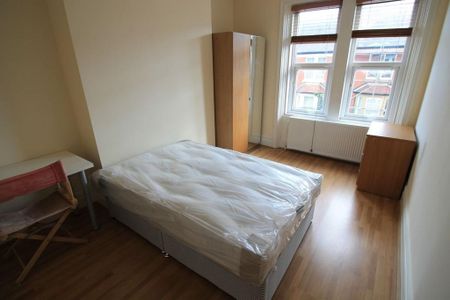 4 bedroom house to rent - Photo 2