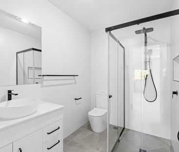 Modern & Stylish Living in the Heart of Brassall - Photo 3