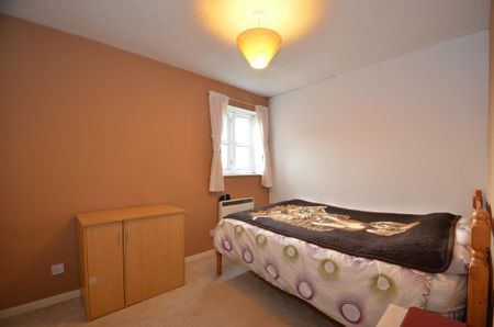 Knowles Close, West Drayton, UB7 - Photo 4