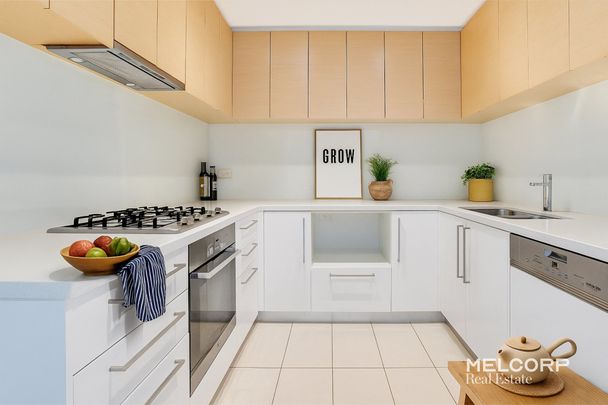 ELEVATED ELEGANCE AT PRIMA - UNFURNISHED - Photo 1