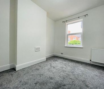 2 Bed House - Photo 4