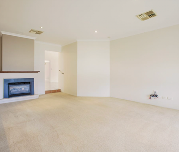 1 Swallowtail Parade, Warnbro WA 6169 - House For Rent - $725 | Domain - Photo 3