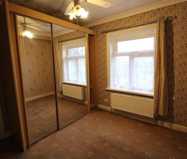 2 bedroom end of terrace house to rent - Photo 3