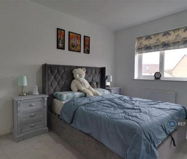 4 bedroom detached house to rent - Photo 4