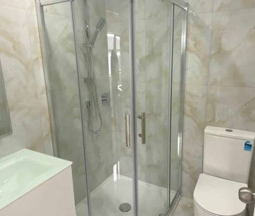 Bright & Sunny 3-Bedroom, 2-Bathroom Home in M... - Photo 4