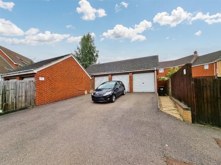 3 Bedroom House to Rent in Windsor Road, Rushden, NN10 0BB, NN10 - Photo 4