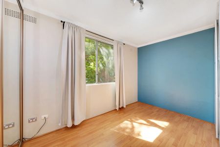 Beautifully Appointed Apartment in Sought-After Lane Cove - Photo 3