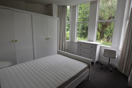 2 Bedroom Ground Floor Flat - Photo 3