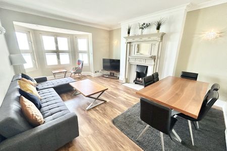 South Parade - Photo 2