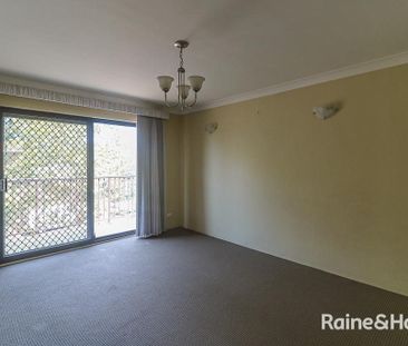 Spacious 2 Bedroom in Prime Location ! - Photo 1