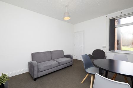 Four Bedroom House Share Derby Room 2 - Photo 3