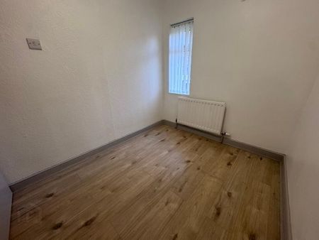 41 Dhu Varren Park, Belfast, BT13 3FH - Photo 3