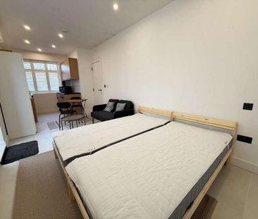 Parkside Drive, Edgware, Middlesex, HA8 - Photo 6