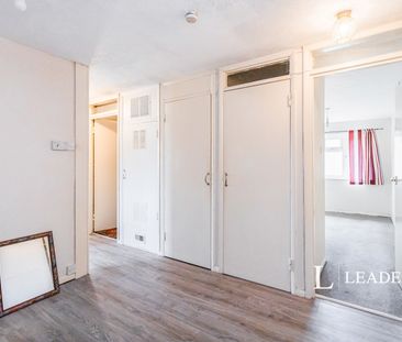 2 bedroom property to rent Acre Close, Haywards Heath, West Sussex,... - Photo 4