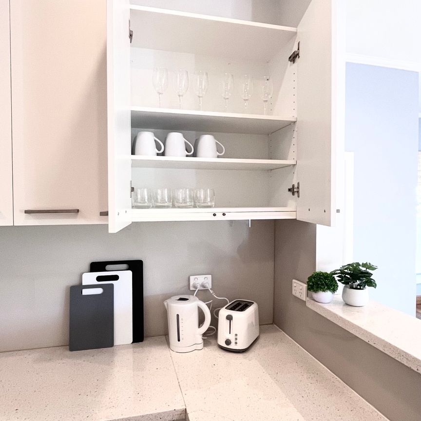 Surrey Hills - Photo 1