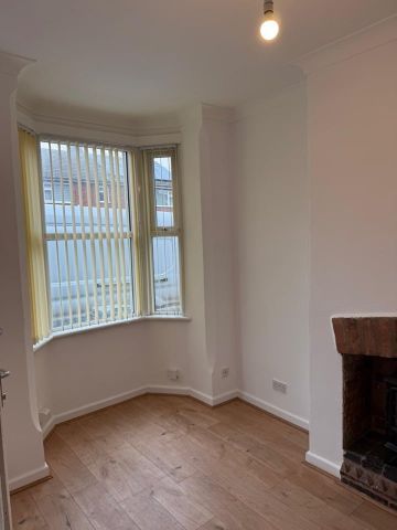 3 Bed End Terrace, Thorneywood Rise, NG3 - Photo 2