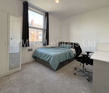 5 Bedroom Mid Terraced House for rent in Ashville Avenue - Photo 2