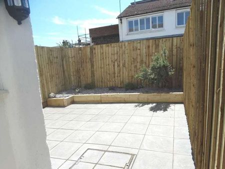 Longstone Road, Eastbourne, BN21 - Photo 2