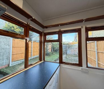 4 bedroom terraced house to rent - Photo 1