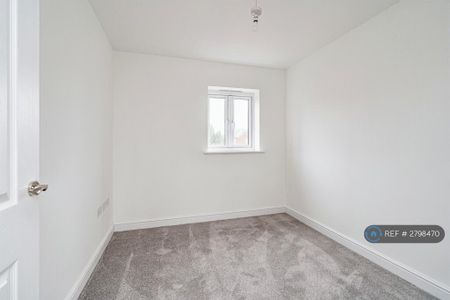 4 bedroom detached house to rent - Photo 2