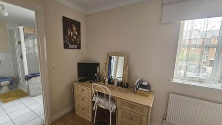 3 bedroom apartment to rent - Photo 5