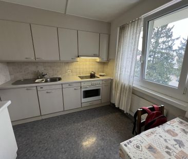 Grosszügige 2.5-Zimmerwohnung mit zwei Balkonen - Photo 4