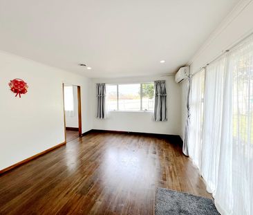 Comfortable 3-Bedroom Home in Quiet Henderson Street - Photo 3