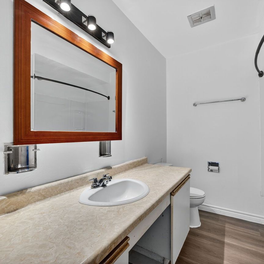 For Lease - 125 Daphne Crescent, Barrie, Ontario - Photo 1