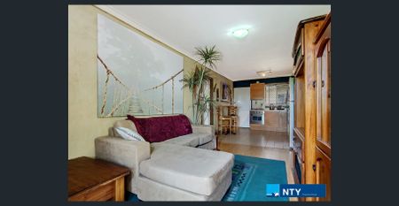 Two Bedroom Furnished Unit - Photo 4