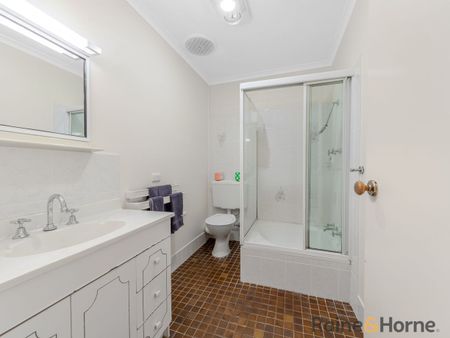 FURNISHED TWO BEDROOM TOWNHOUSE WITH OCEAN VIEWS - Photo 5