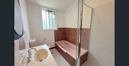 Conveniently located family home - Photo 5