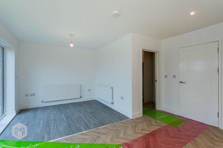 4 bedroom semi-detached house to rent - Photo 2