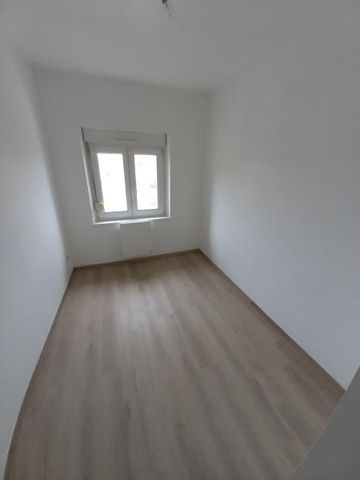 Location Appartement 4 pièces 53m² ABBEVILLE 80100 - Photo 2