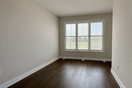 For Lease - 1476 Yellow Rose Circle, Oakville, Ontario - Photo 3