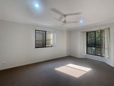 Refreshed Home in Prime Location of Springfield Lakes - Photo 5