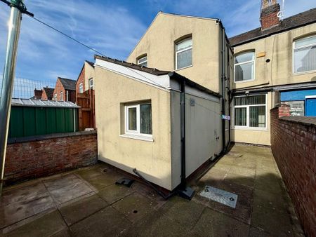 2 bedroom terraced house to rent - Photo 4